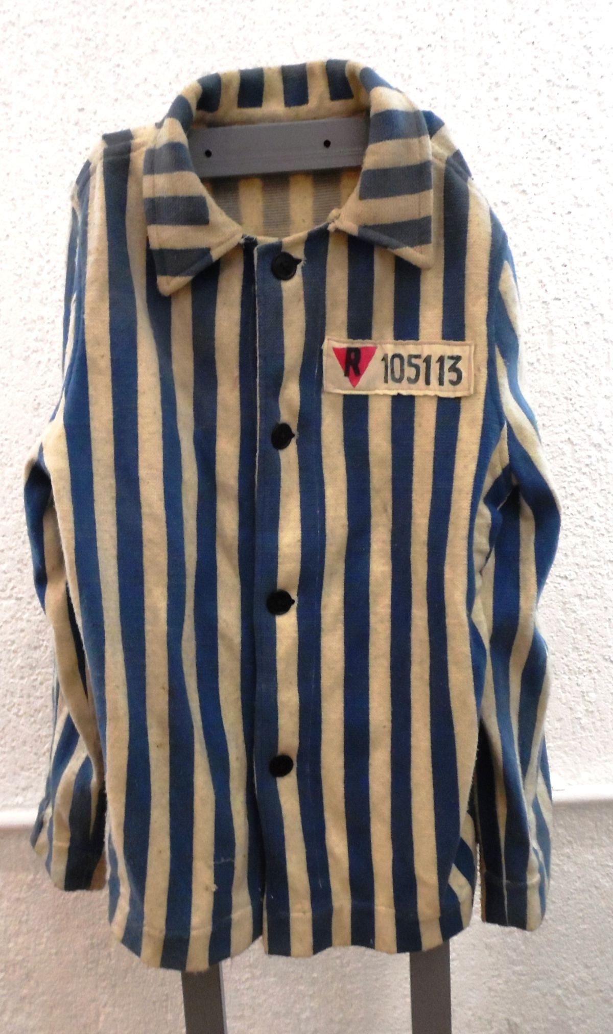 Куртка узника концентрационного лагеря. 1941-1945 гг.