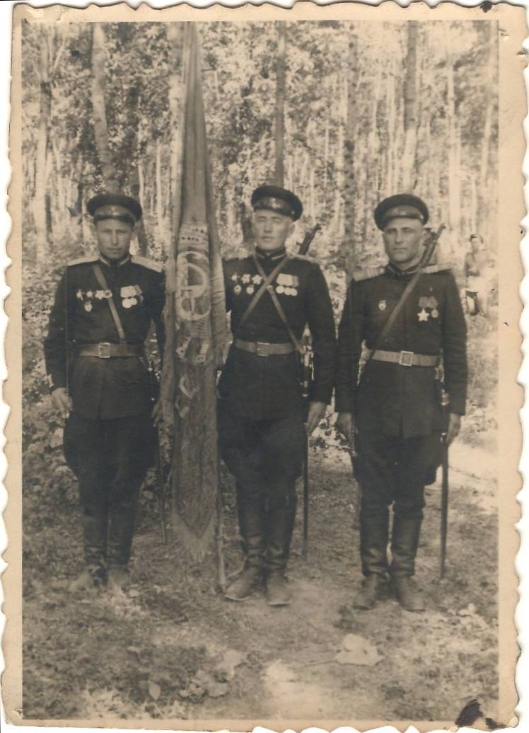 Военнослужащие 5го Гвардейского Донского казачьего кавалерийского корпуса (перед отправкой на Парад в Москву. Австрия 1945 г.)