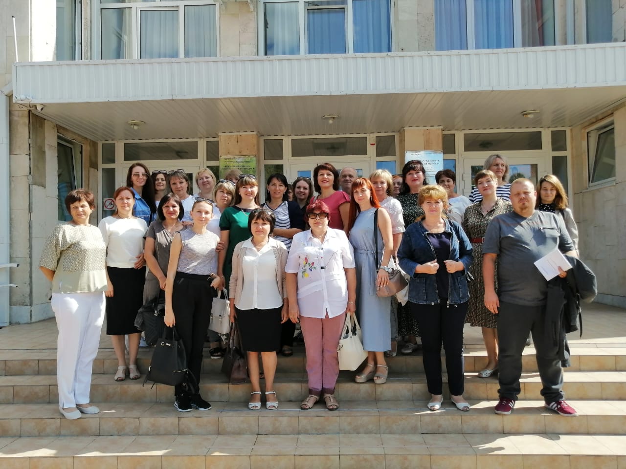 Организаторы и участники семинара перед зданием МБУК лДК ст. Казанской