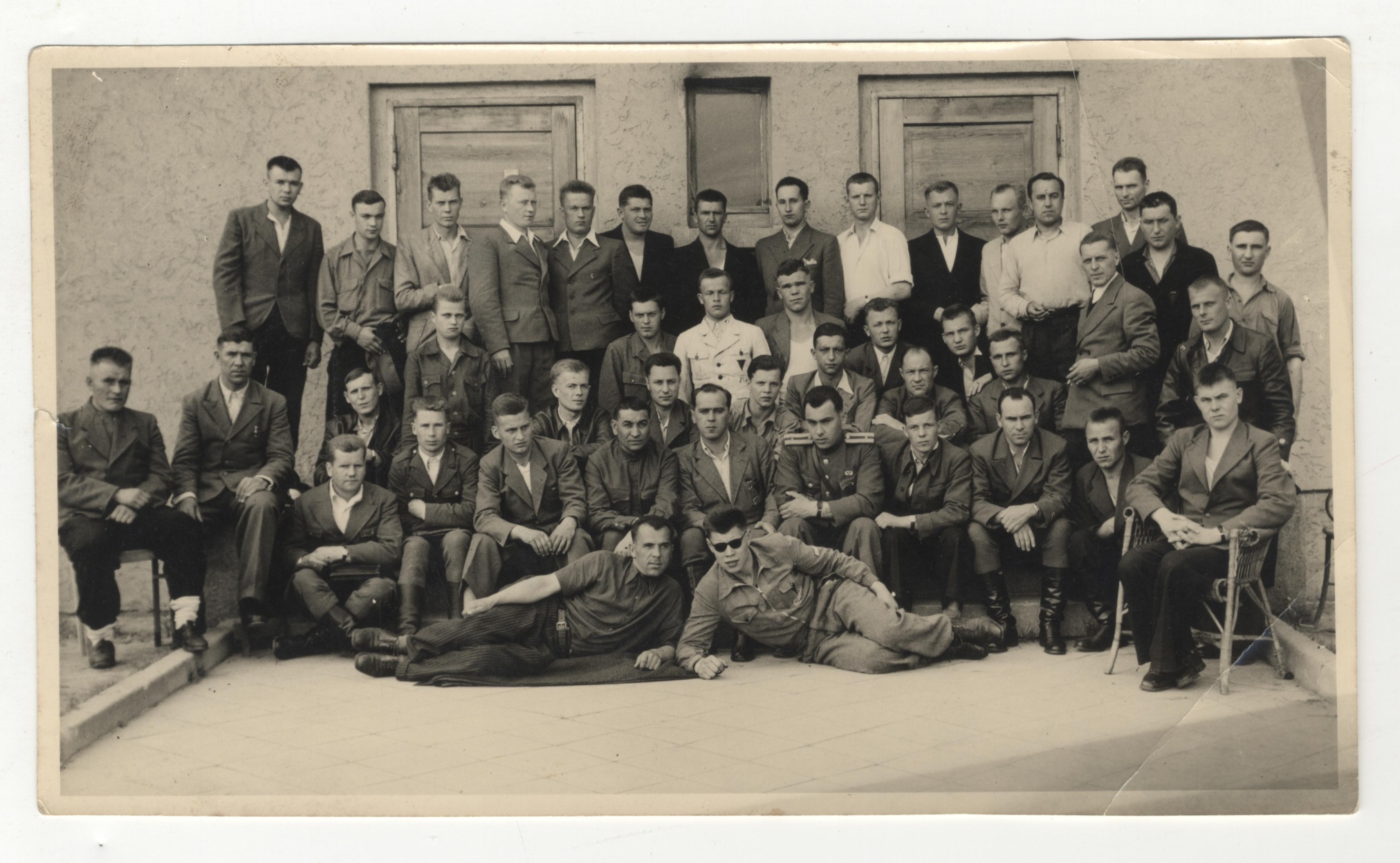 Фотография Бывшие узники фашистских концлагерей. Бухенвальд. 1947 год