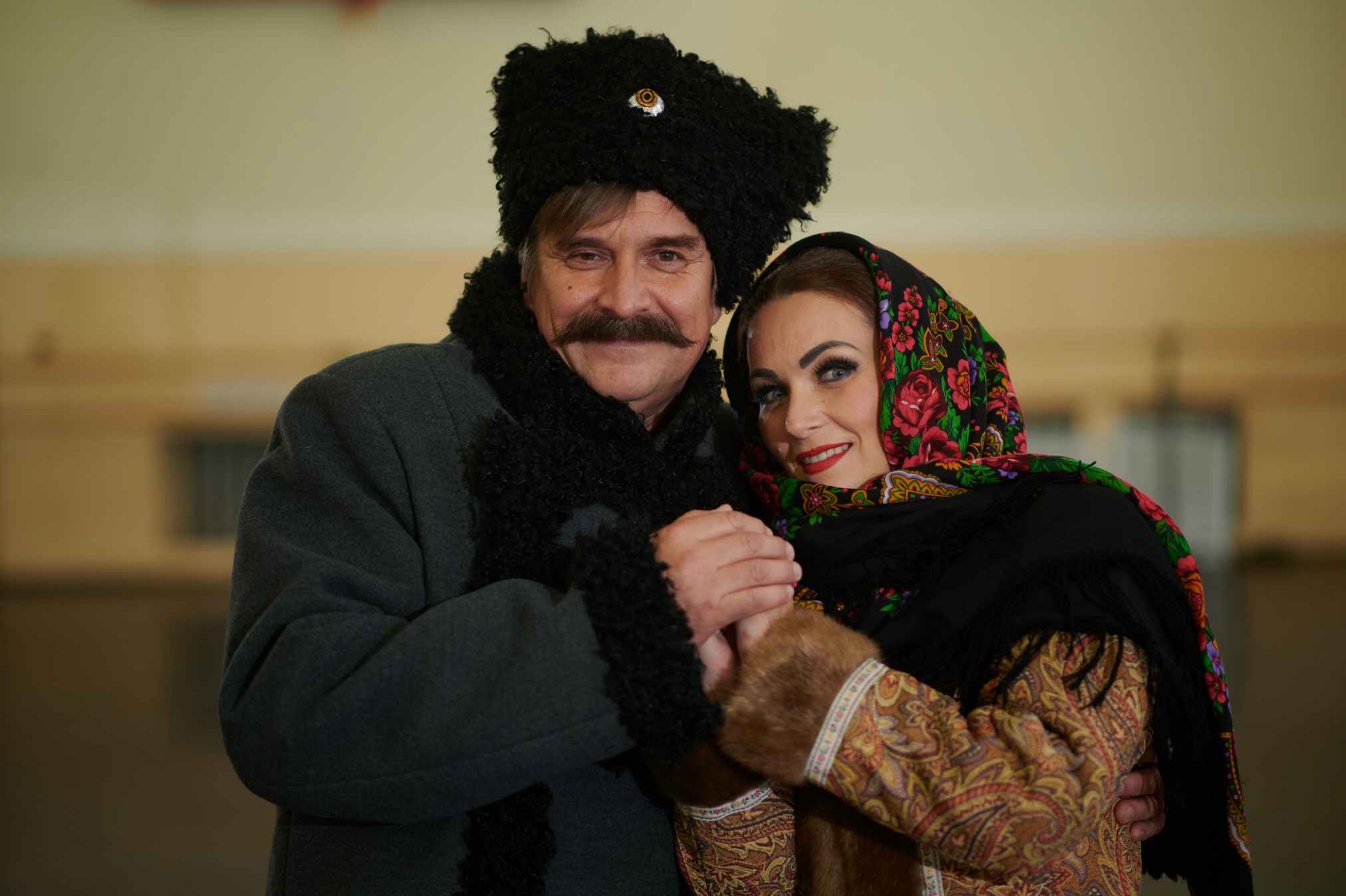 Фотография «Художественный руководитель Ансамбля Заслуженный артист России Буйвол А.А. и артистка хора Буйвол Е.В.» Фотография «Художественный руководитель Ансамбля Заслуженный артист России Буйвол А.А. и артистка хора Буйвол Е.В.»