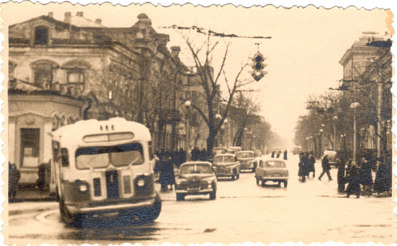 Вид Театрального проспекта (бывшая Ростово-Нахичеванская межа). 1930-е гг