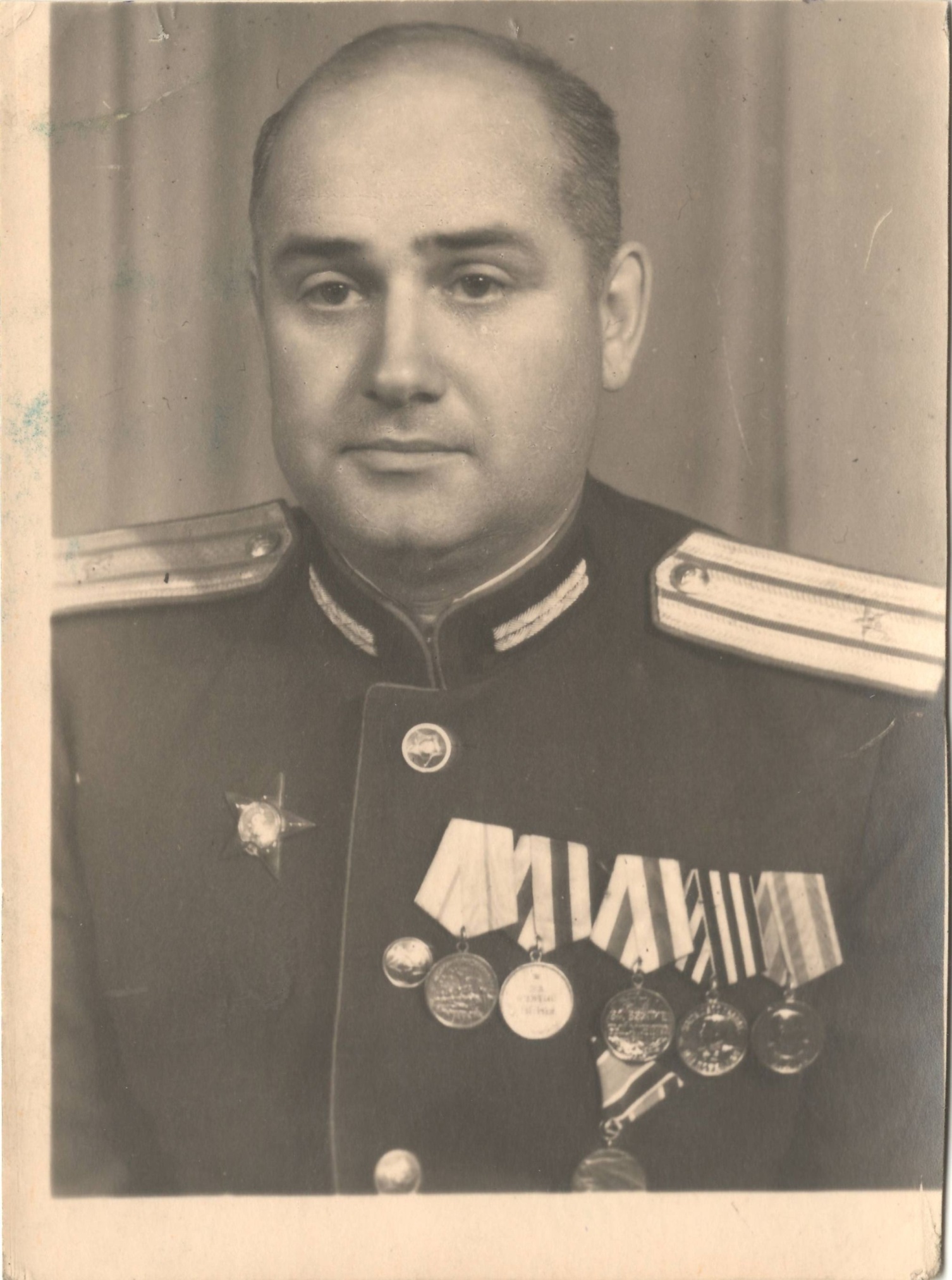 Фотография «Кавалер ордена Красной Звезды, медалей майор административной службы Нестеренко Н.И.». 1945-1950 гг.