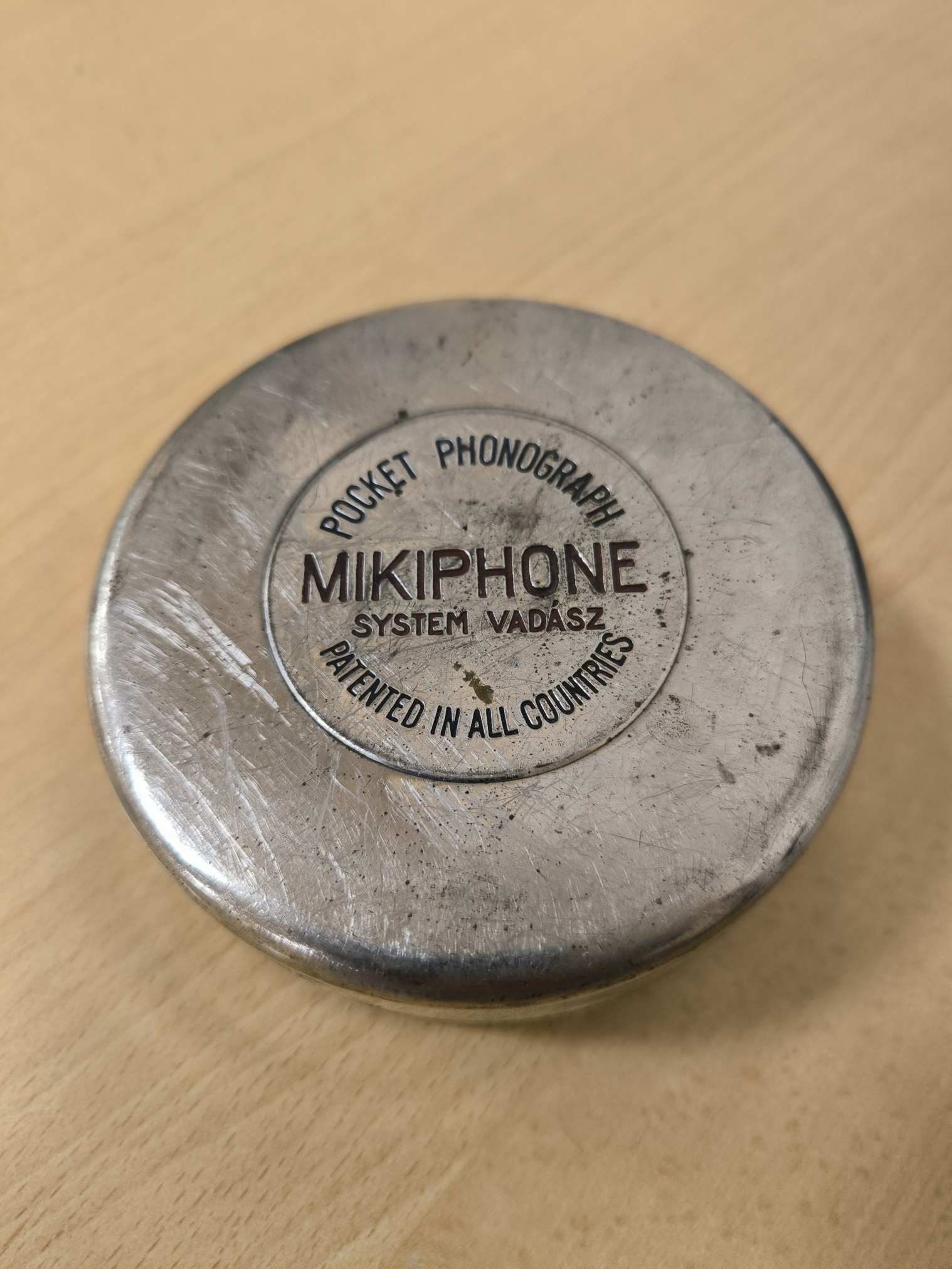 «Mikiphon» карманный фонограф (карманный патефон). Швейцария. 1920-е гг. 