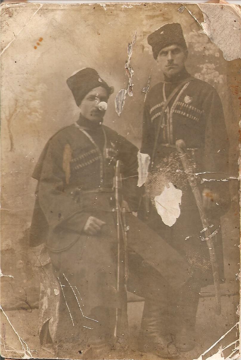 Фотография «Старший ординарец командарма 1-й Конной Армии Гуров Г.И. (справа) с товарищем», 1920 год