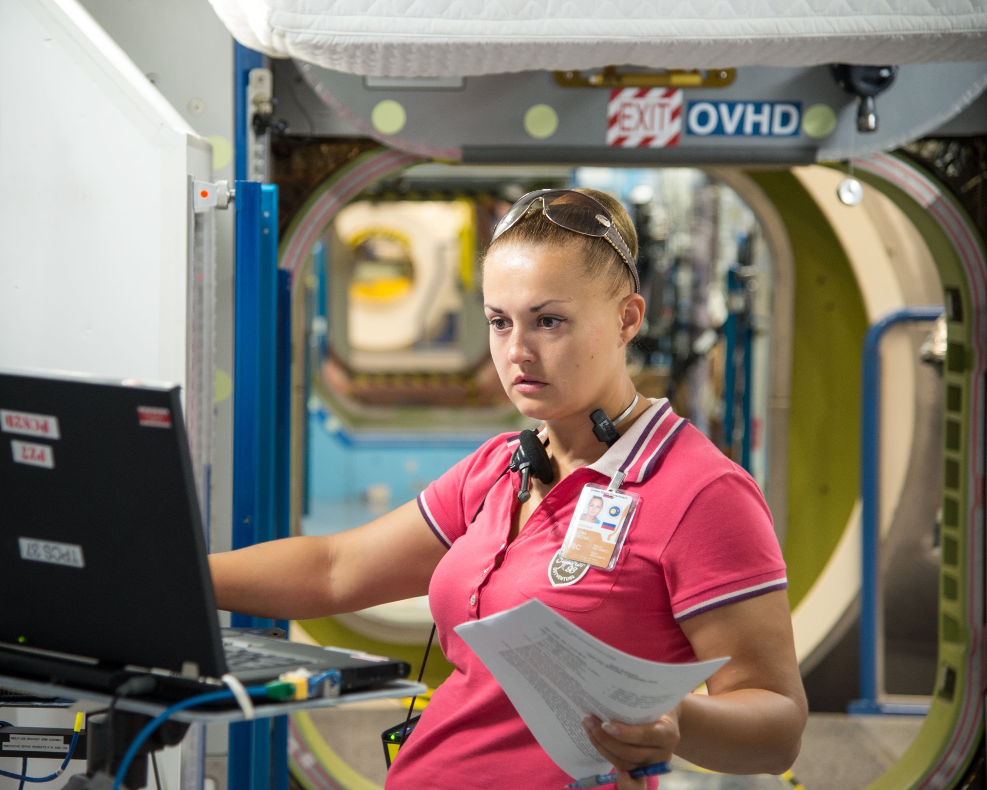 Подготовка к полету включает и изучение американского сегмента МКС. Елена Серова на тренировках в Центре Джонсона NASA. Сентябрь 2013 года