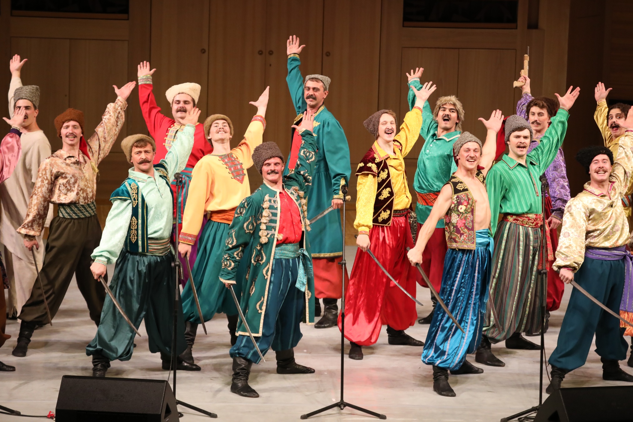 Фотография «Выступления Государственного академического ордена Дружбы народов ансамбля песни и пляски Донских казаков».