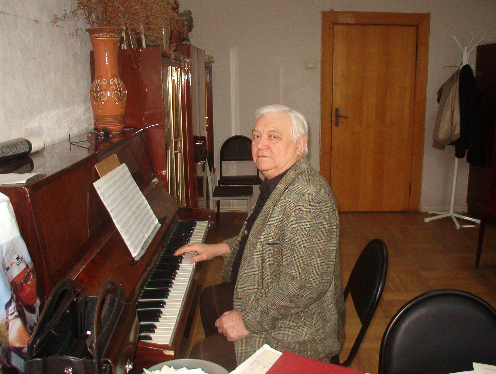 3. Фотография «Квасов Анатолий Николаевич, народный артист России, лауреат Государственной премии им. М. Глинки, профессор. Художественный руководитель Государственного академического ордена Дружбы Народов ансамбля песни и пляски Донских казаков 1970–2007 3. Фотография «Квасов Анатолий Николаевич, народный артист России, лауреат Государственной премии им. М. Глинки, профессор. Художественный руководитель Государственного академического ордена Дружбы Народов ансамбля песни и пляски Донских казаков 1970–2007