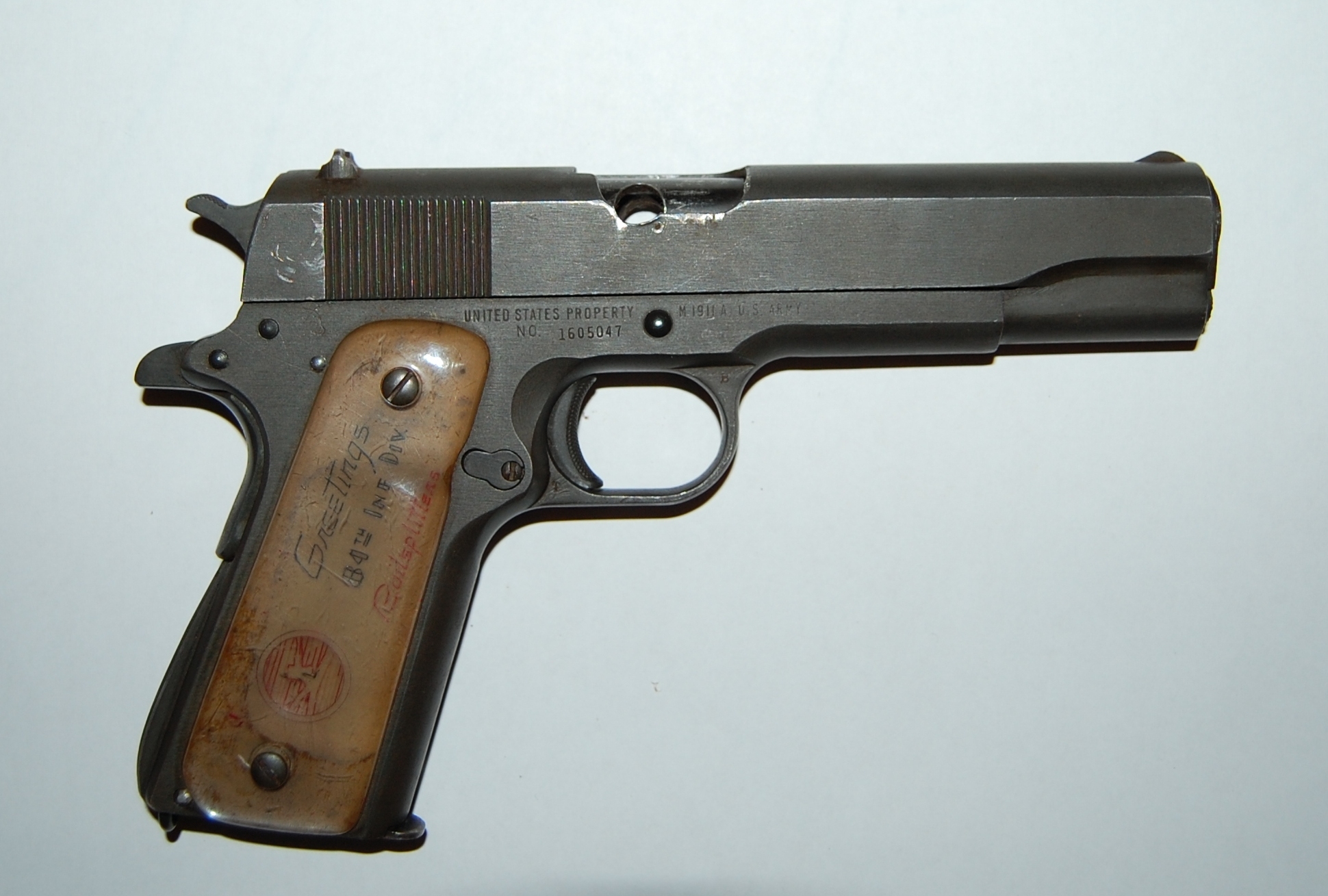 11.43-мм самозарядный пистолет « Кольт М1911» с дарственной надписью от 84-й пехотной дивизии генерал-майору Брикелю П.Н. Май 1945 года.